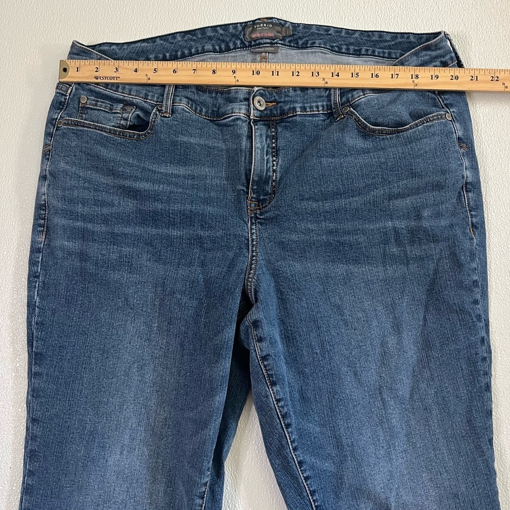 Torrid Boyfriend Straight Vintage Womens Stretch Mid-Rise Jean Size 22R - Picture 4 of 10